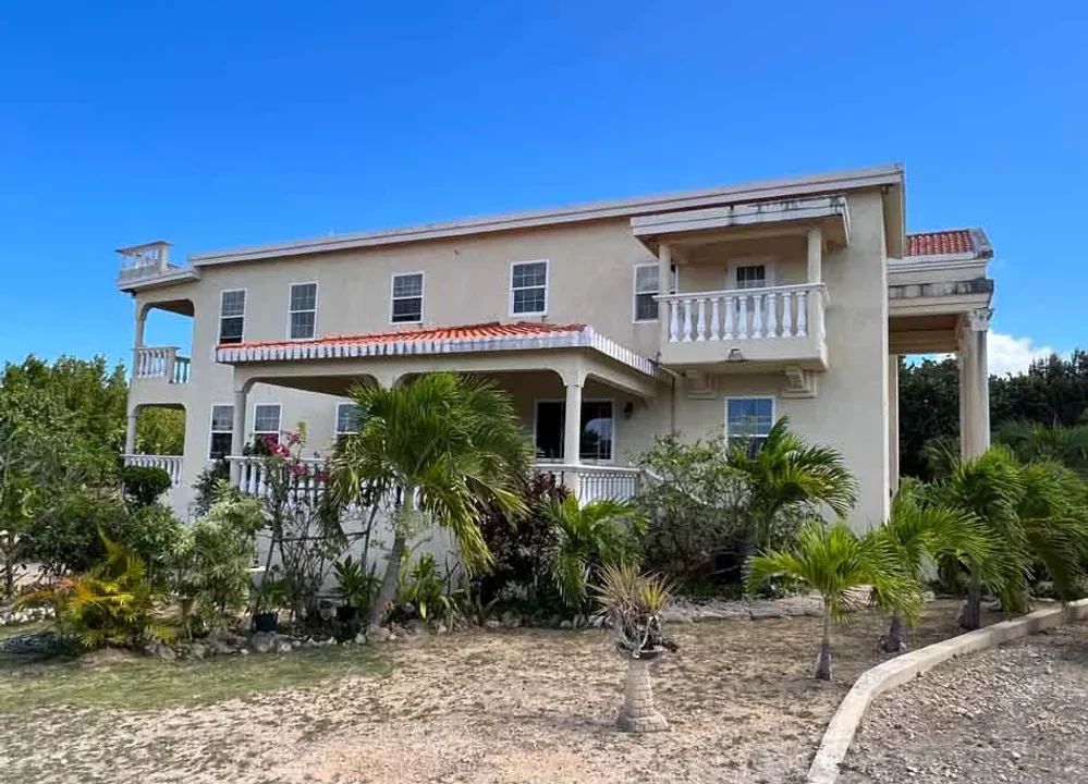 Denito-Long-Bay-West-End-11