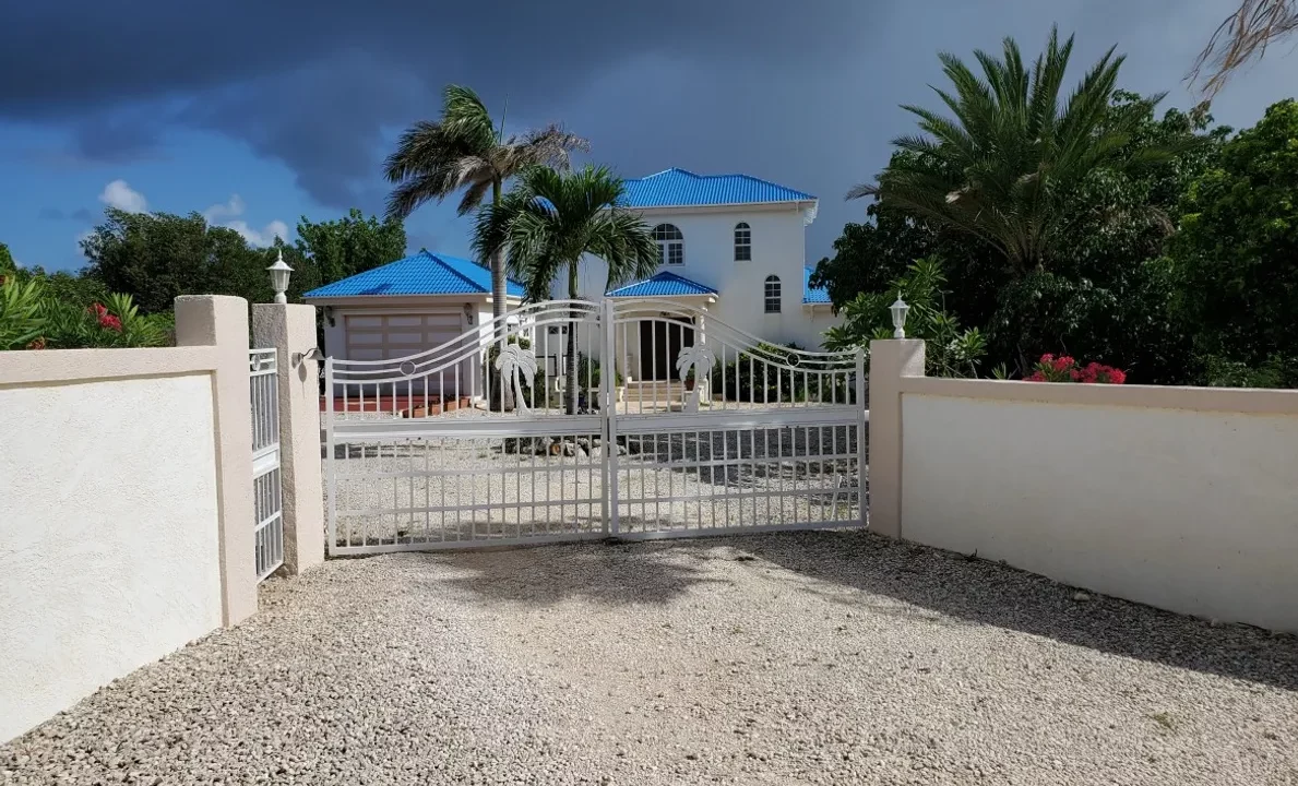 Kuhl-Breeze-Sea-Side-Villa-2