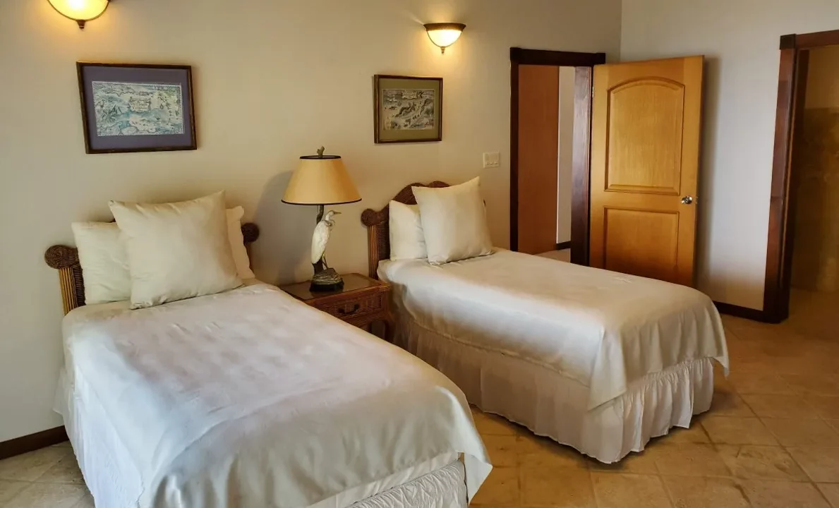 Kuhl-Breeze-Sea-Side-Villa-20