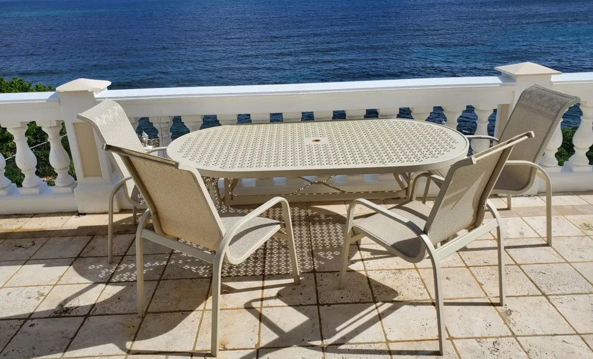 Kuhl-Breeze-Sea-Side-Villa-28