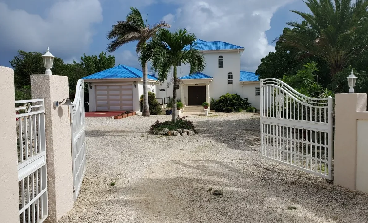 Kuhl-Breeze-Sea-Side-Villa-3