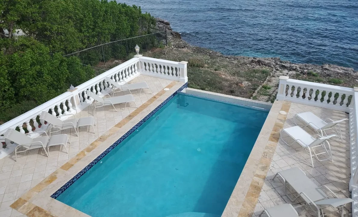 Kuhl-Breeze-Sea-Side-Villa-30