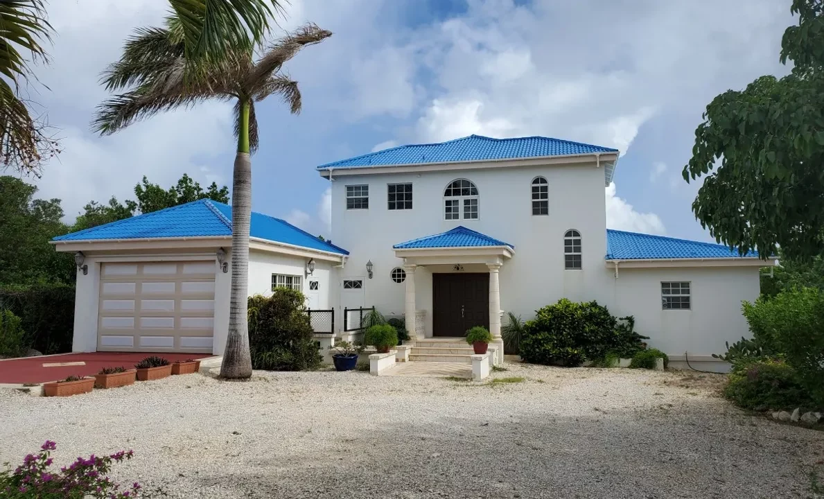 Kuhl-Breeze-Sea-Side-Villa-4