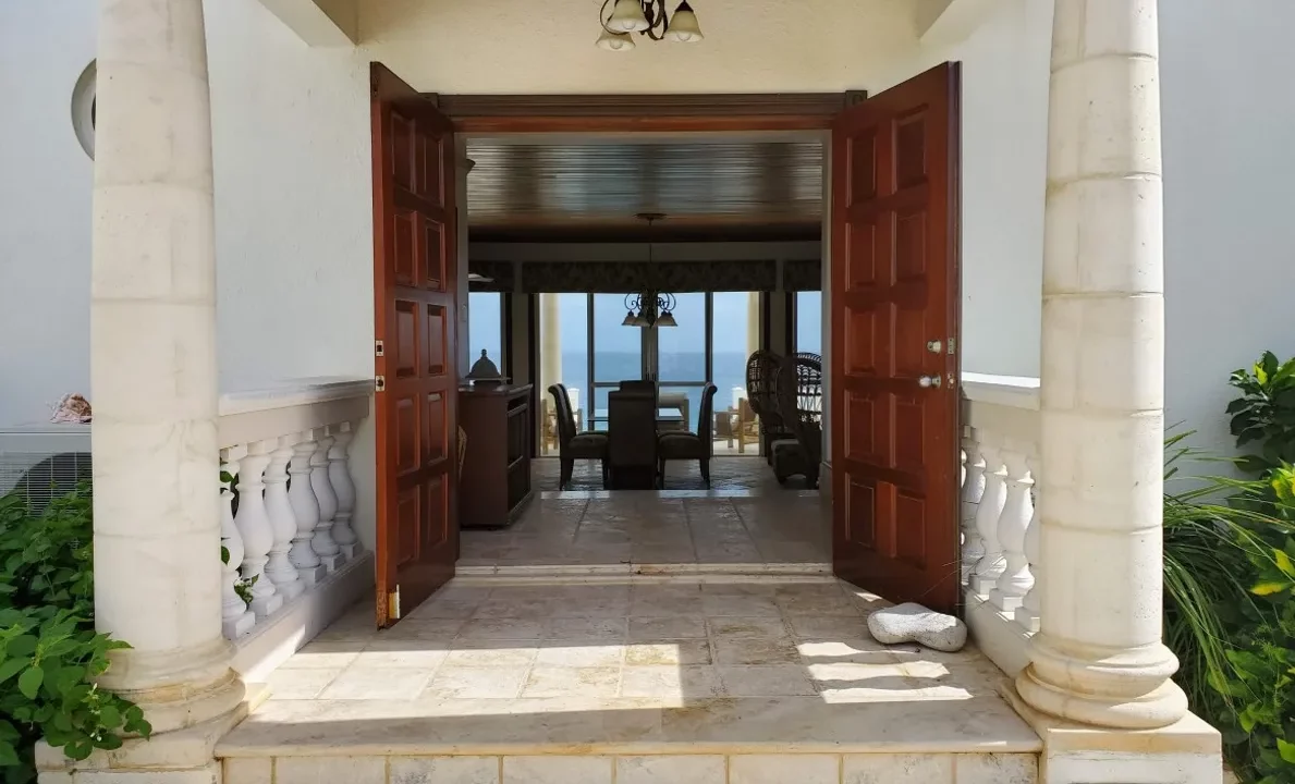 Kuhl-Breeze-Sea-Side-Villa-5