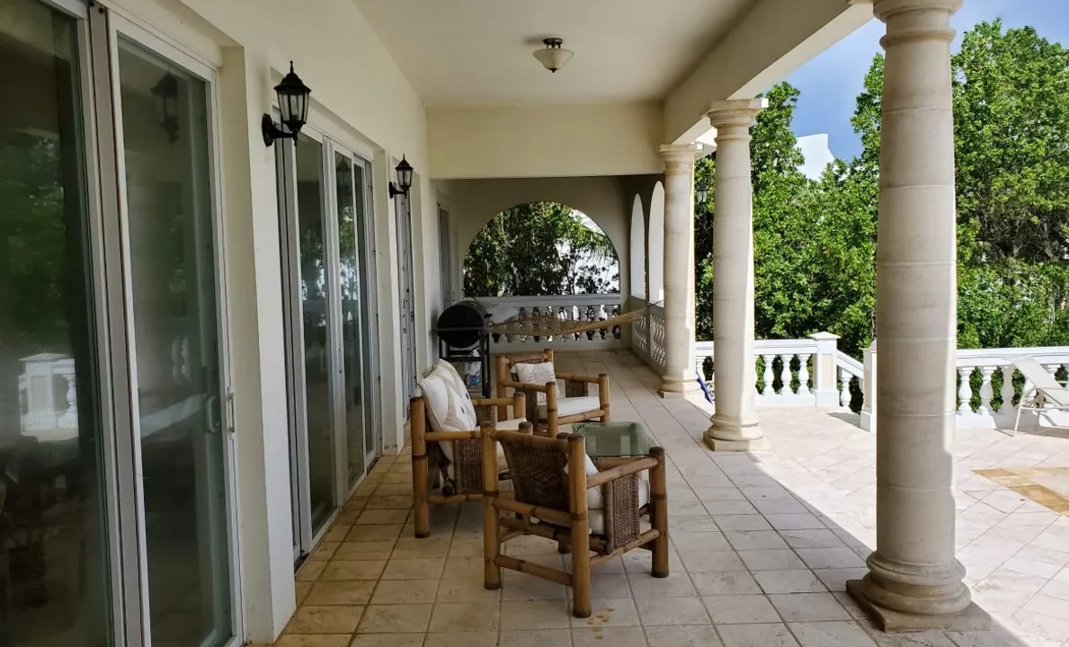 Kuhl-Breeze-Sea-Side-Villa-8