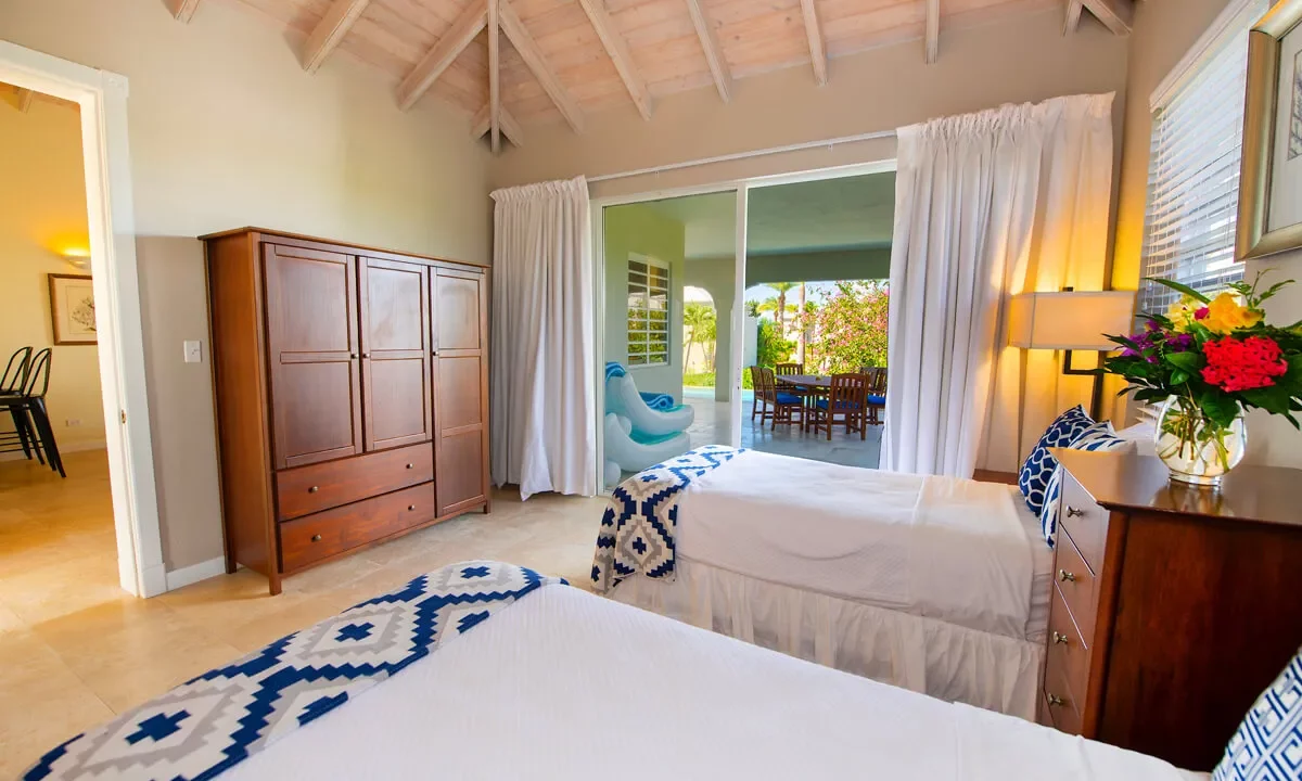 MEads-Villa-2-1_1200