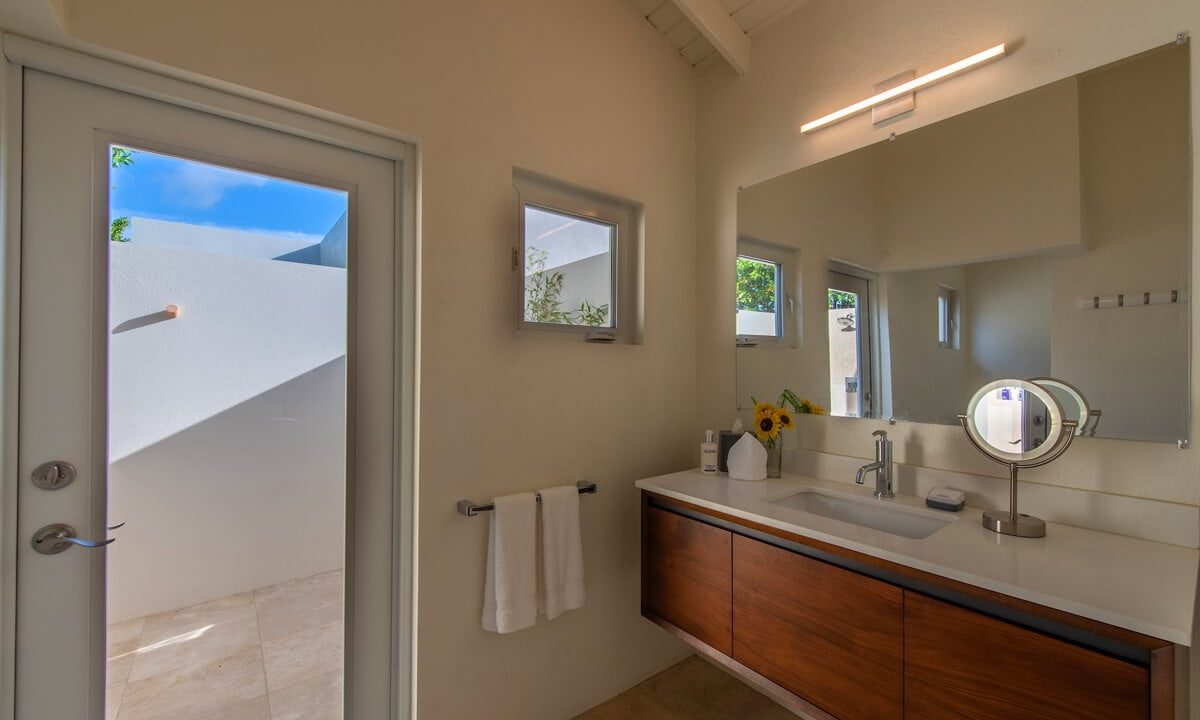 Round-Rock-32_1200-1