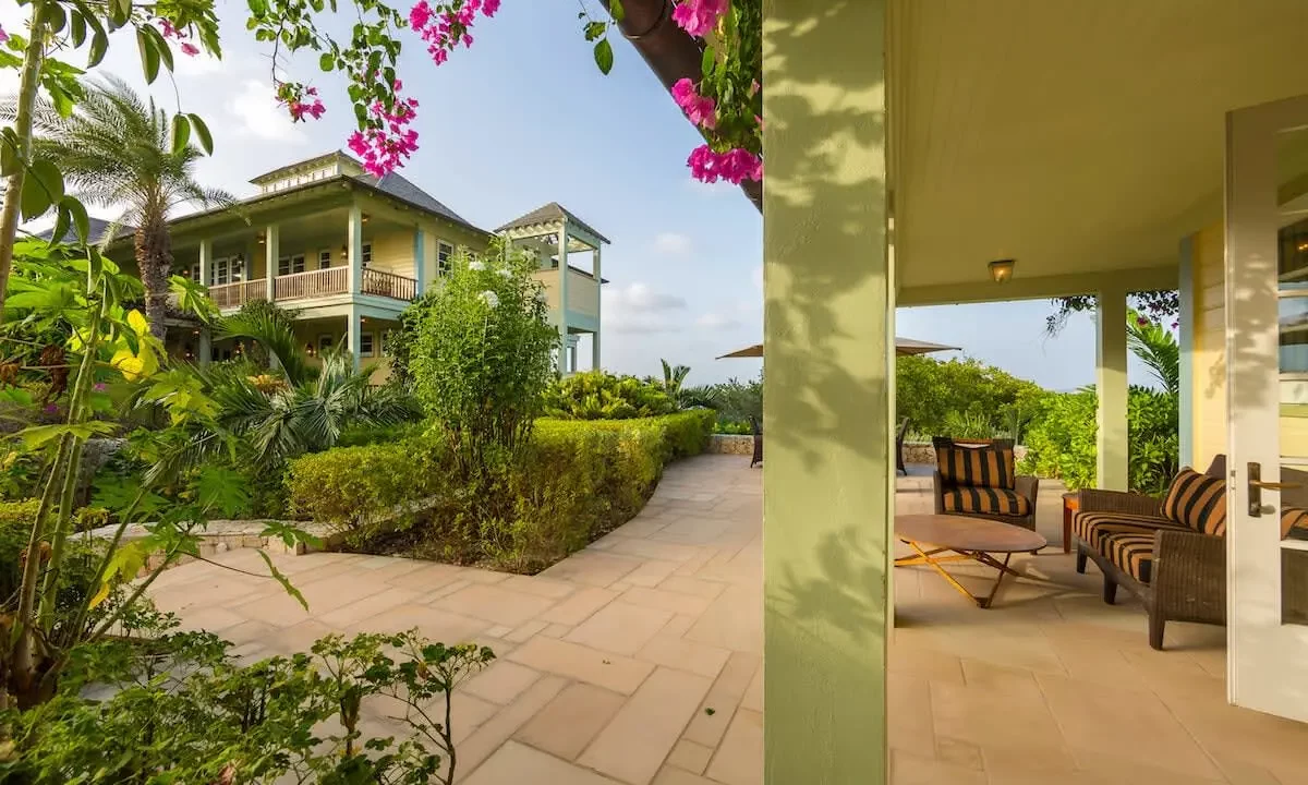 Santosha-Anguilla-14