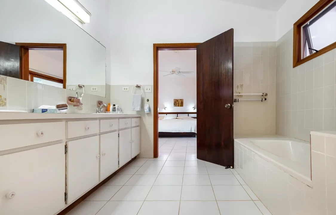 Swing-High-Detached-Home-20