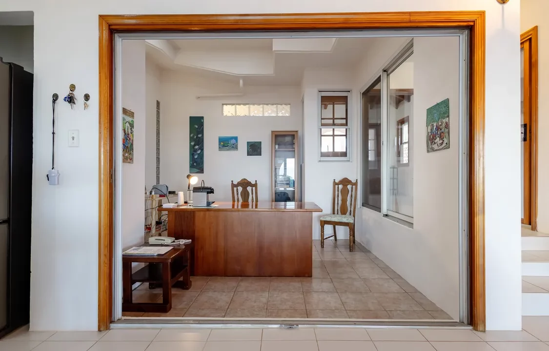 Swing-High-Detached-Home-24