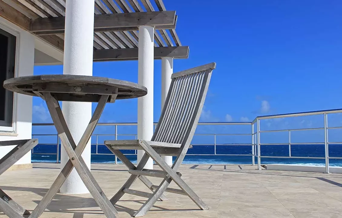 Waterfront-Luxury-Home-1