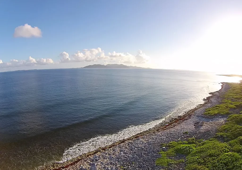 Waterfront-Luxury-Home-13