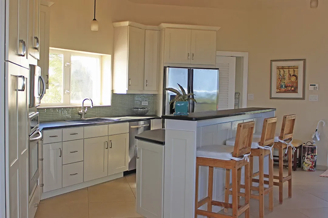 Waterfront-Luxury-Home-4