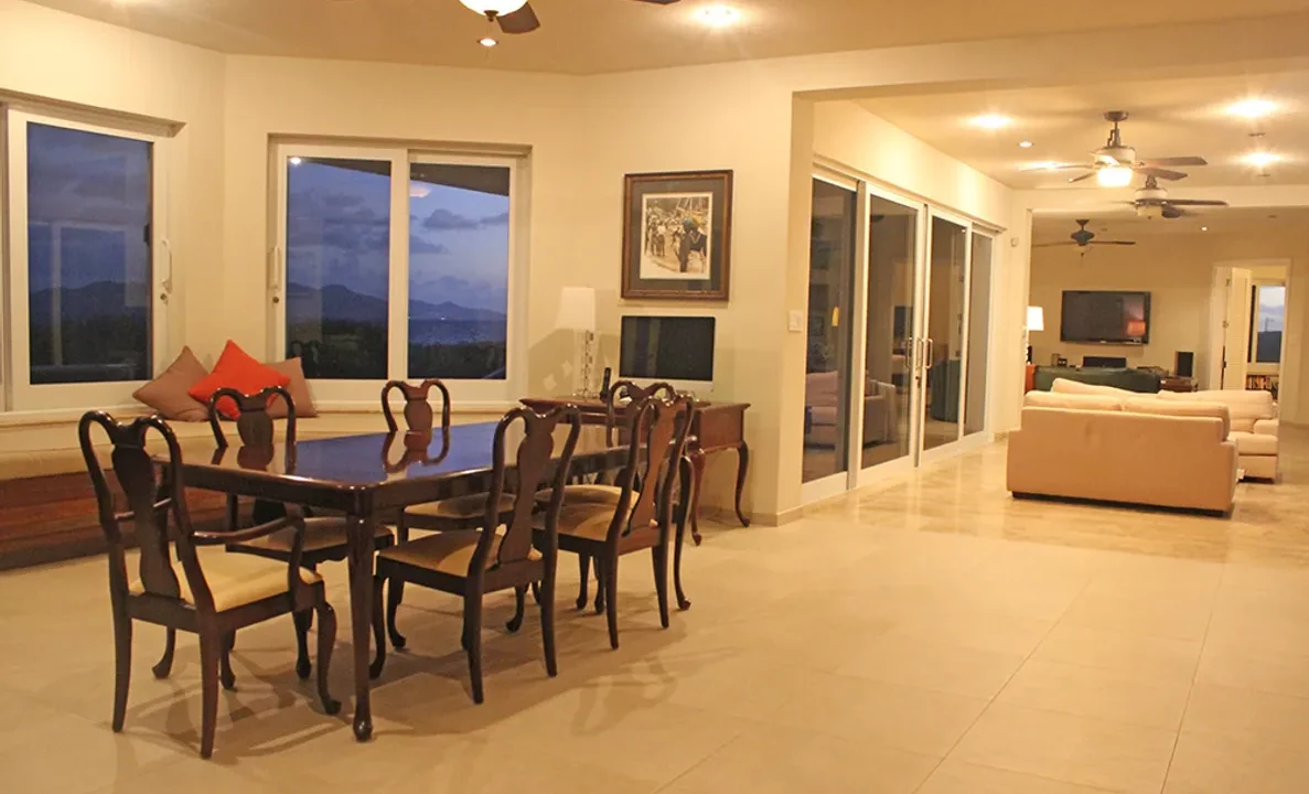 Waterfront-Luxury-Home-5