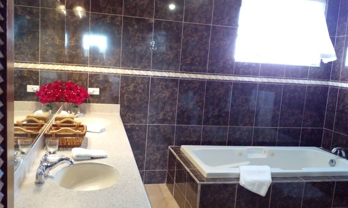 0b7989b1-bc23-4209-8d10-8c1d267c87d4 (1)