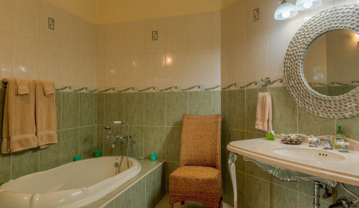 50775280_393906491378105_4693360598291841024_n