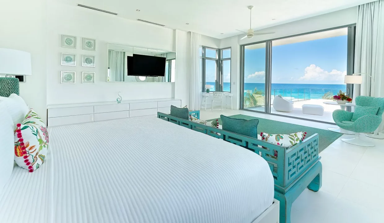 Beach+House+Master+Bedroom2-16x9-300dpi-1920w