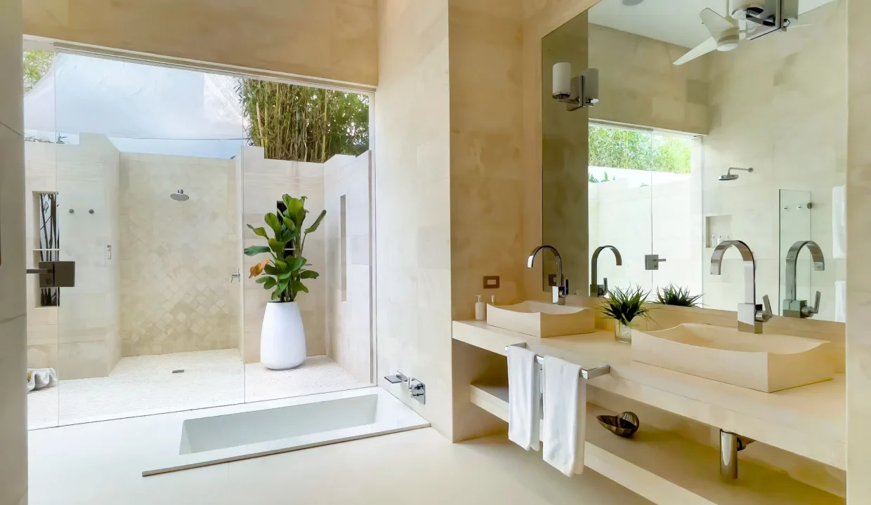 Master+bath1-300dpi-1920w