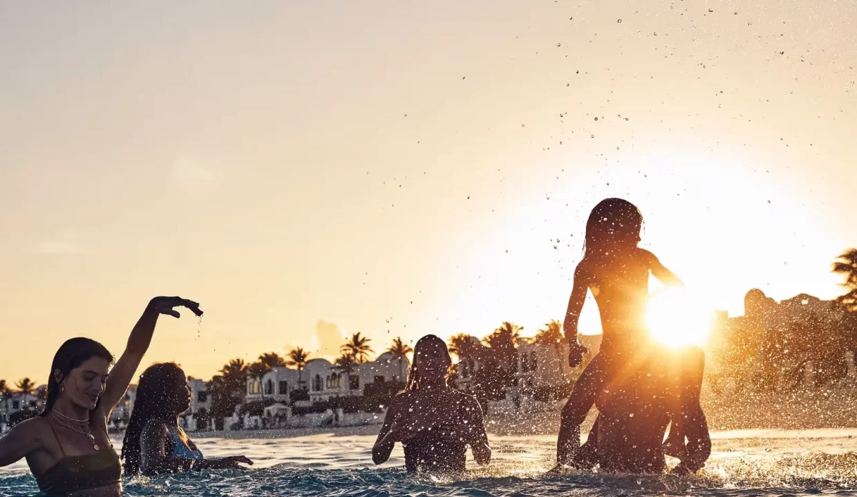 cap-ext-beach-family07