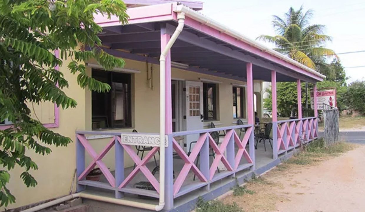 xfat-cat-gourmet-exterior-anguilla.jpg.pagespeed.ic.nH5bxyaH9w